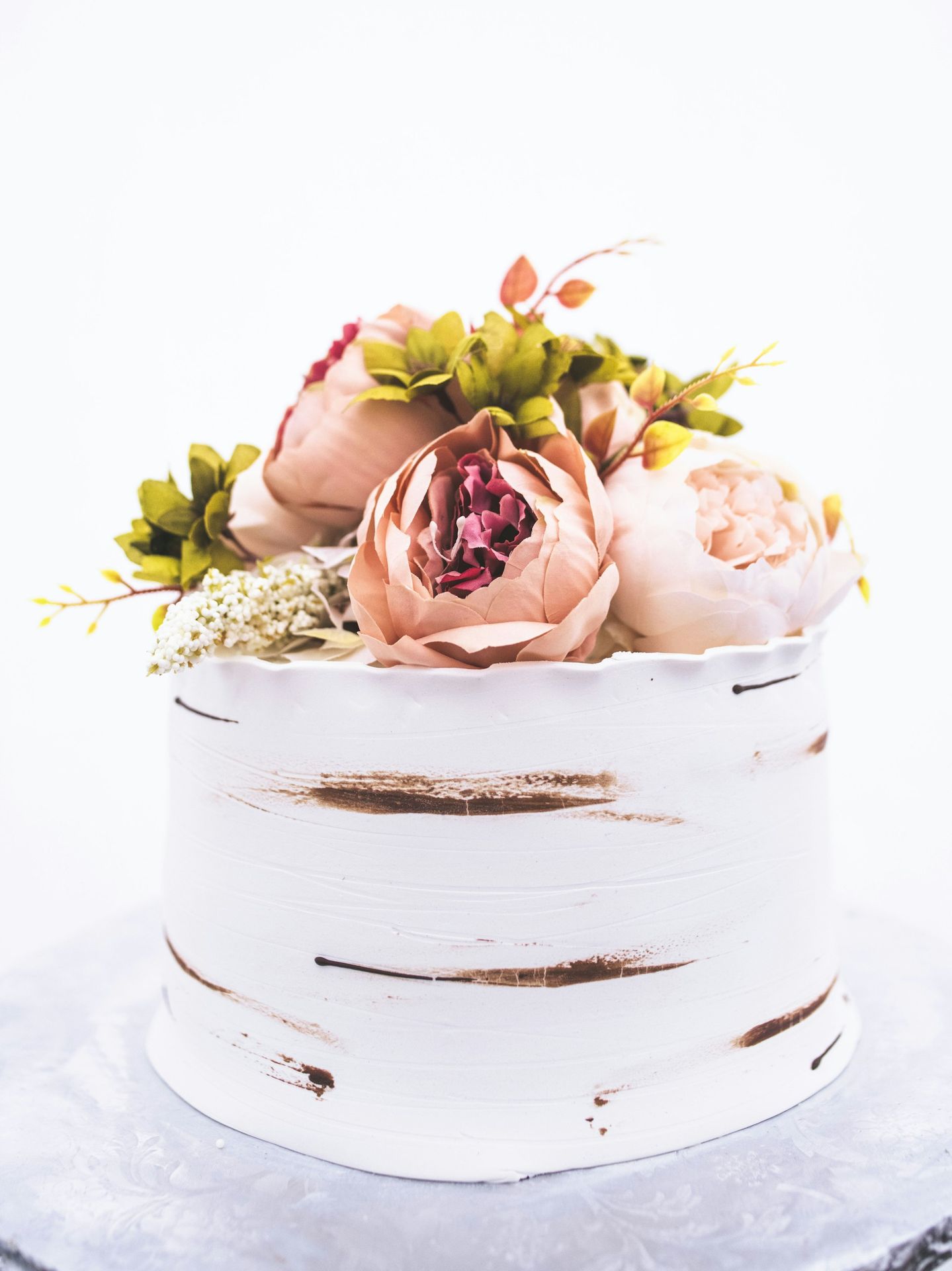 white and pink rose bouquet